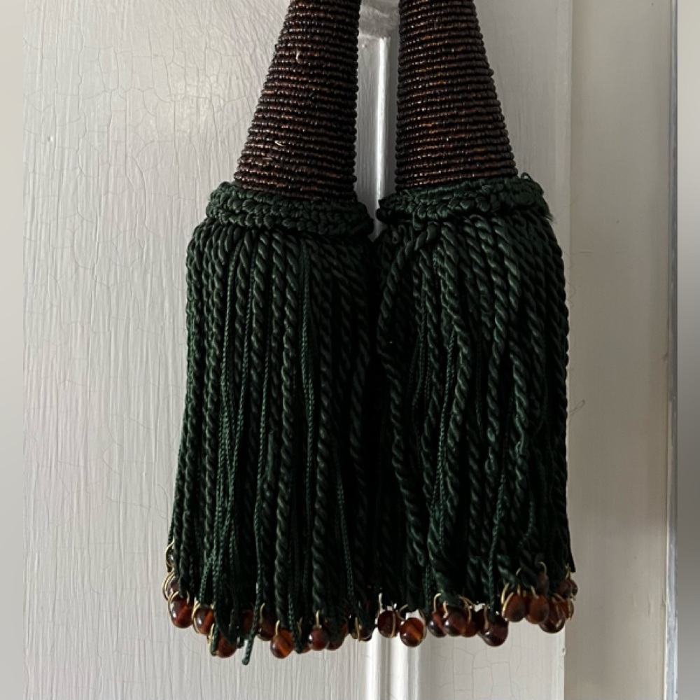 Decorative tassels